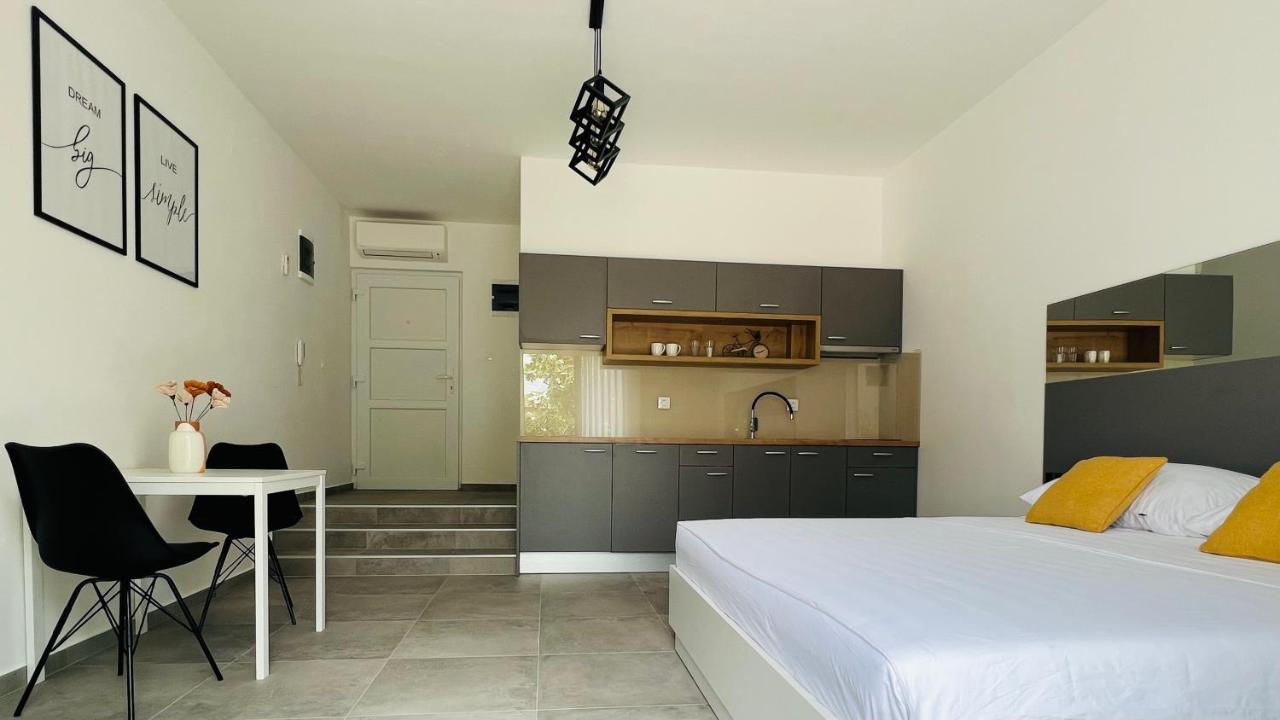 Apartmani Avis Selce Exterior photo