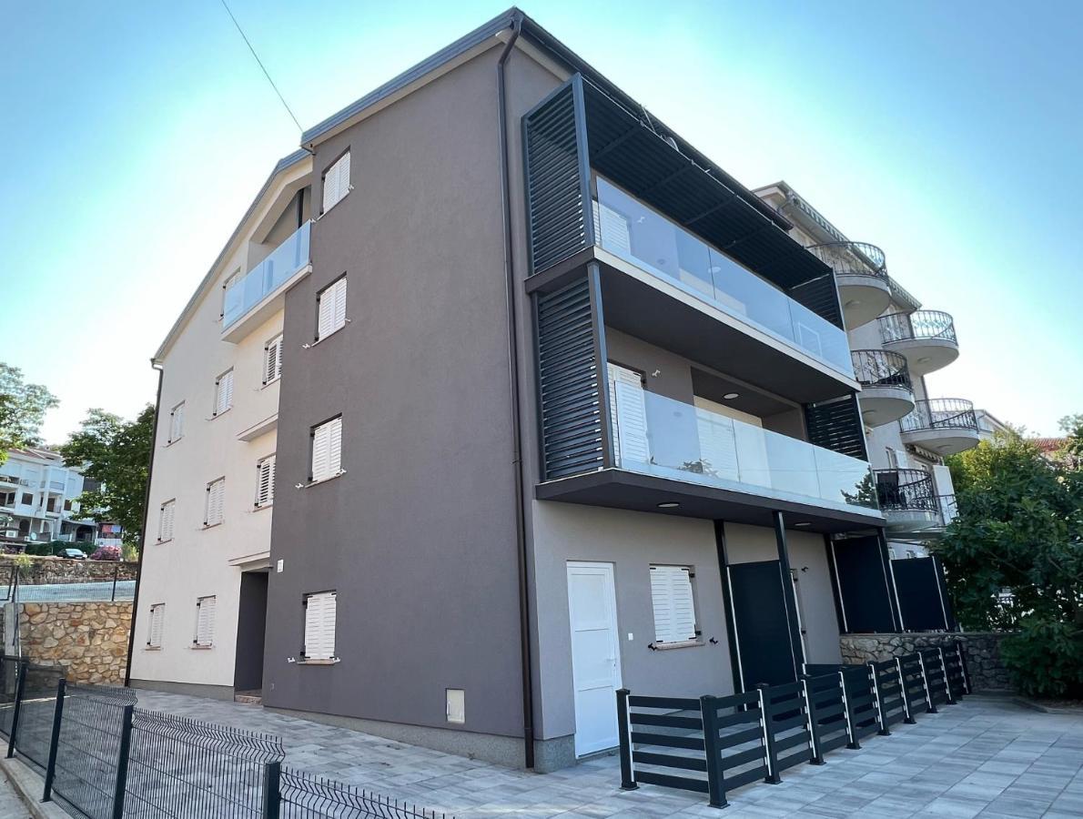 Apartmani Avis Selce Exterior photo